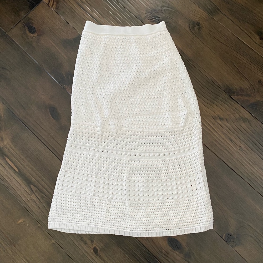 Aritzia Wilfred Heirloom White Knit Aline Skirt